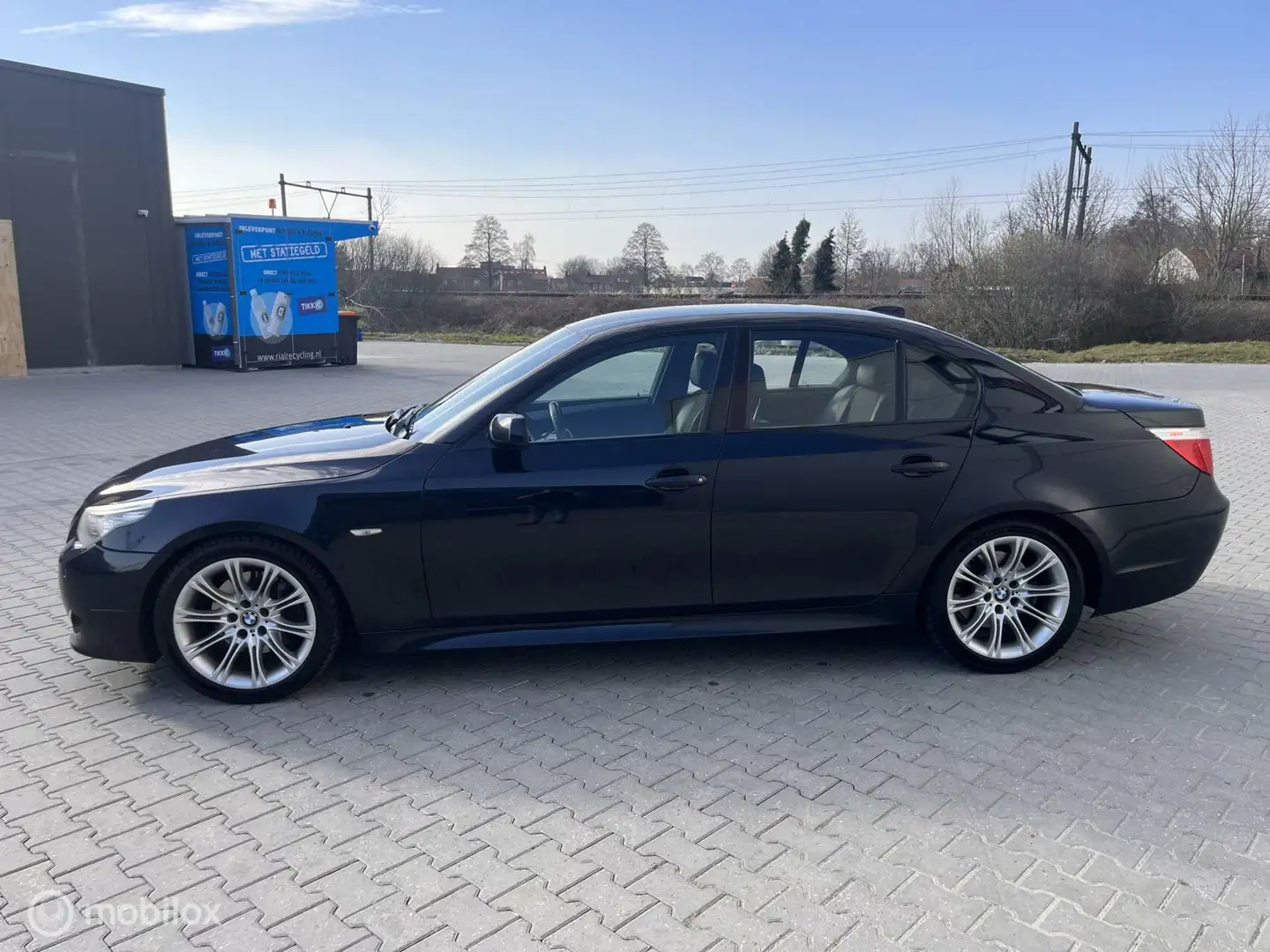 BMW 525 5-serie 525i LCI M-Sport Černá - 2