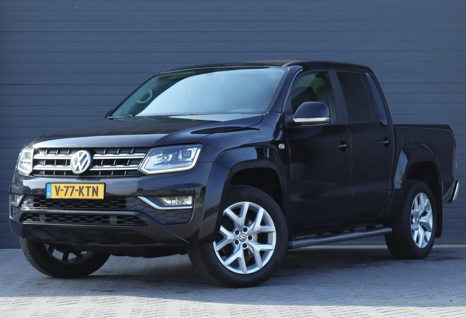 Volkswagen Amarok 3.0 TDI 4Motion Plus Cab Highline Zwart - 1