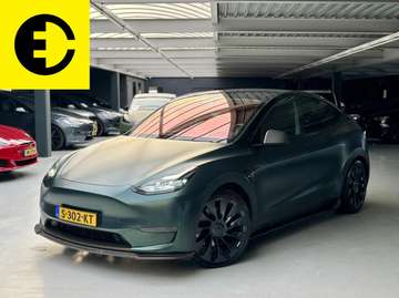 Performance AWD 75 kWh | Smaragd Groen | Novitec B