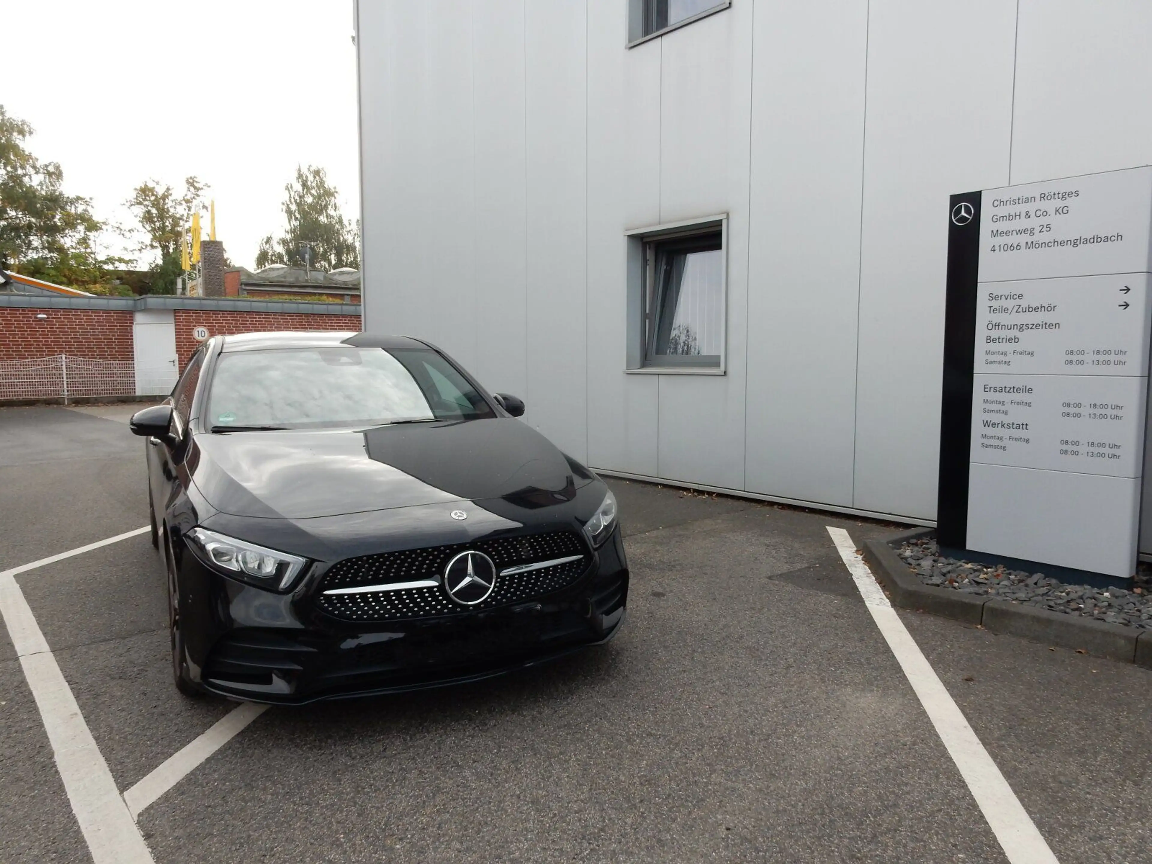 Mercedes-Benz A 220 4MATIC Limousine AMG Line/Navi/Pano.-Dach