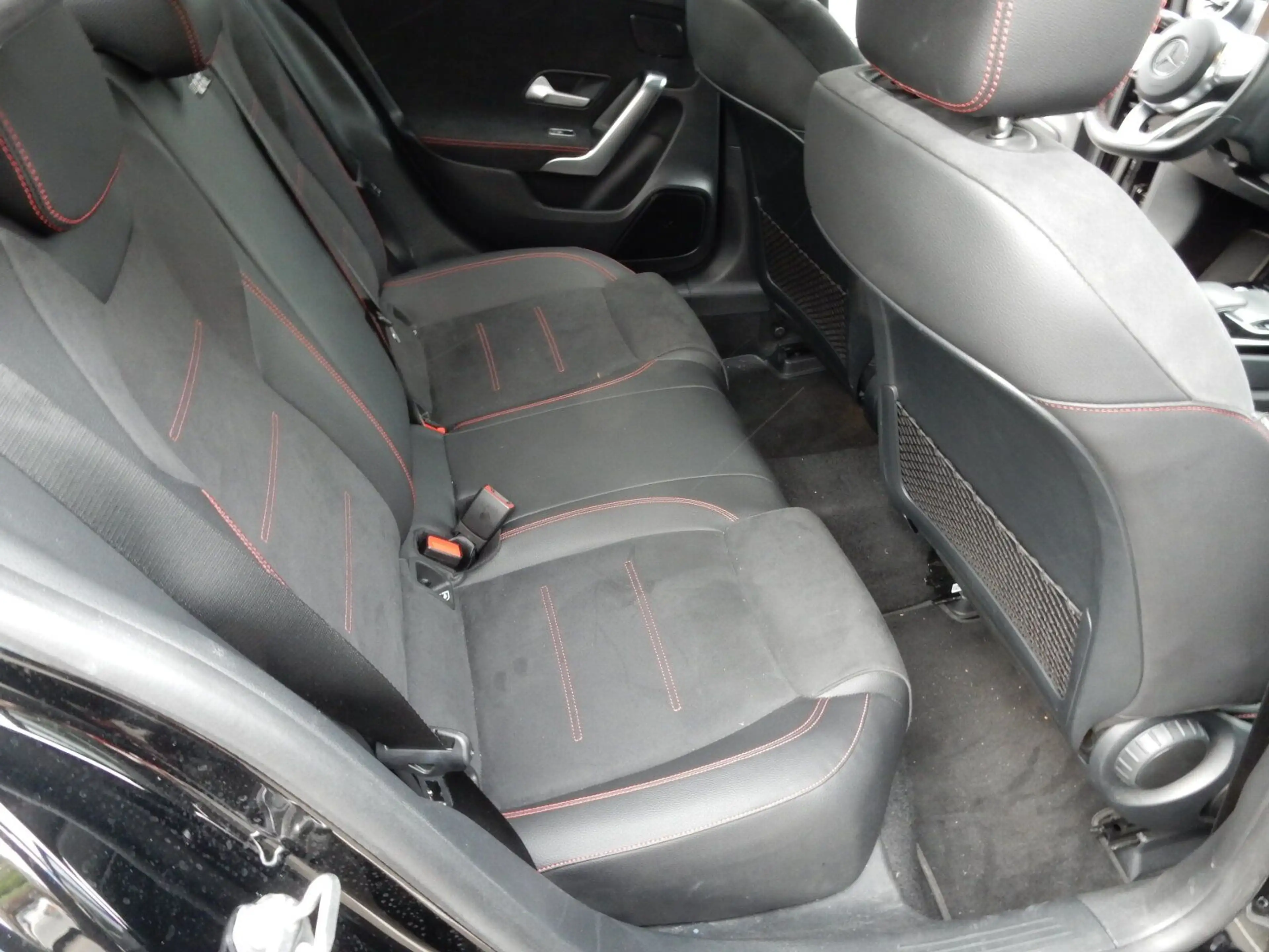 Mercedes-Benz A 220 4MATIC Limousine AMG Line/Navi/Pano.-Dach — photo 15