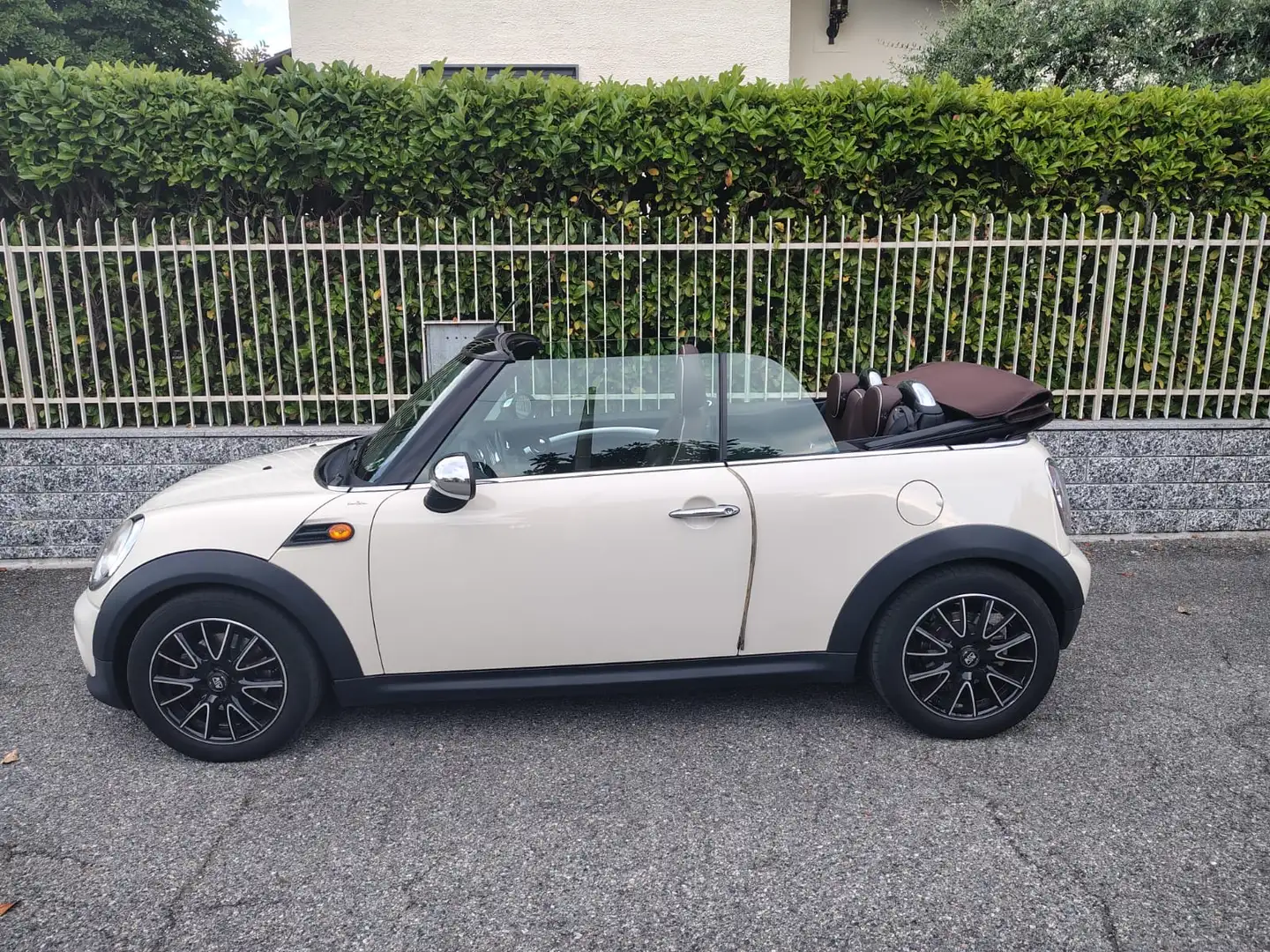 MINI Cooper D Cabrio 1.6 112cv Beige - 1