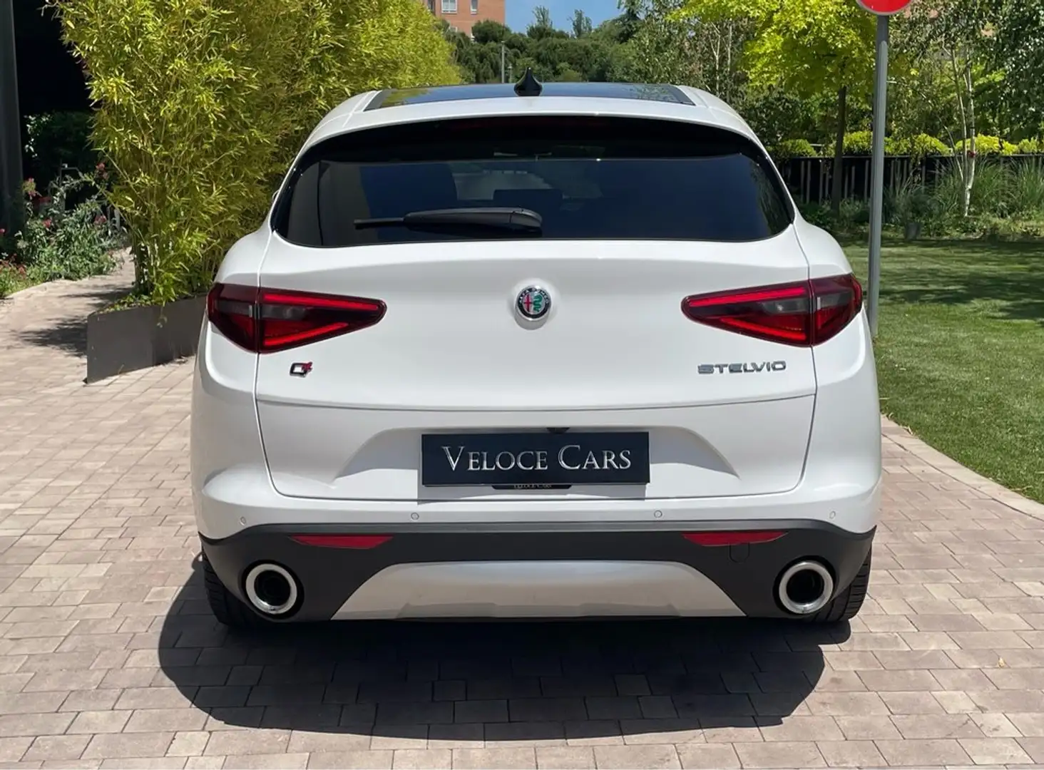 Alfa Romeo Stelvio 2.0 Gasolina 206kW (280CV) Executive AWD Blanco - 2