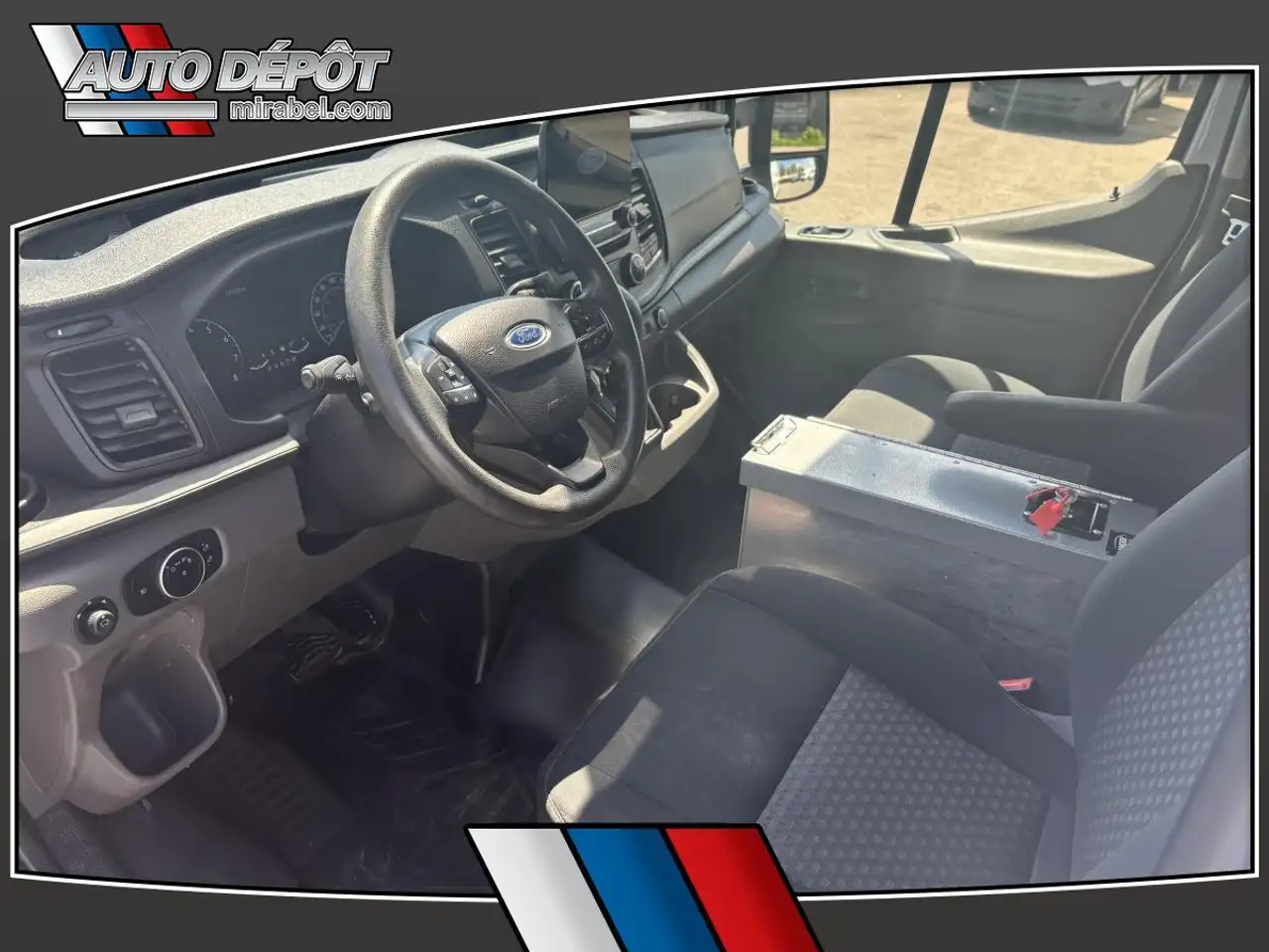 Ford Transit Cargo Van снимка Ford Transit Cargo Van