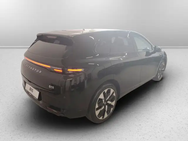 Leapmotor B05 view 5