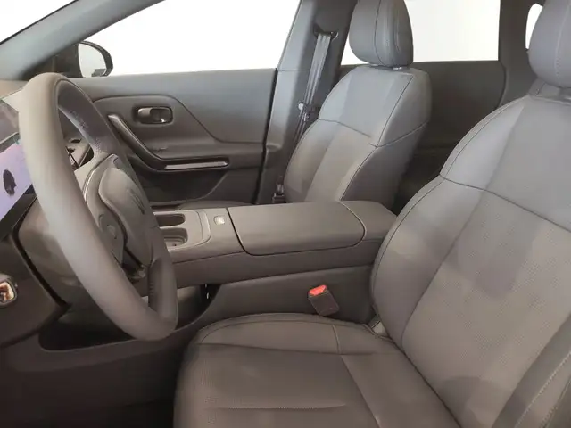 Leapmotor B05 view 15