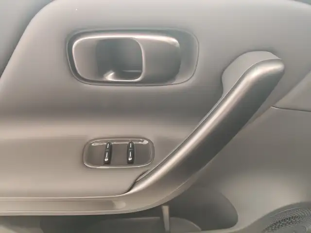 Leapmotor B05 view 14