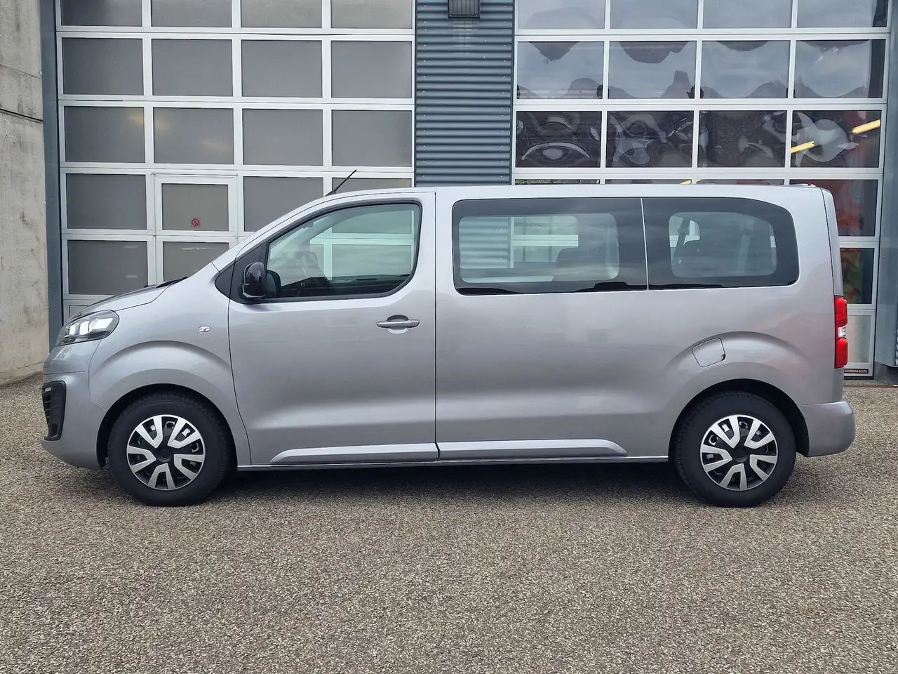 Opel Vivaro 2.0 D Design Paket NAVI Anhängerkupplung 2