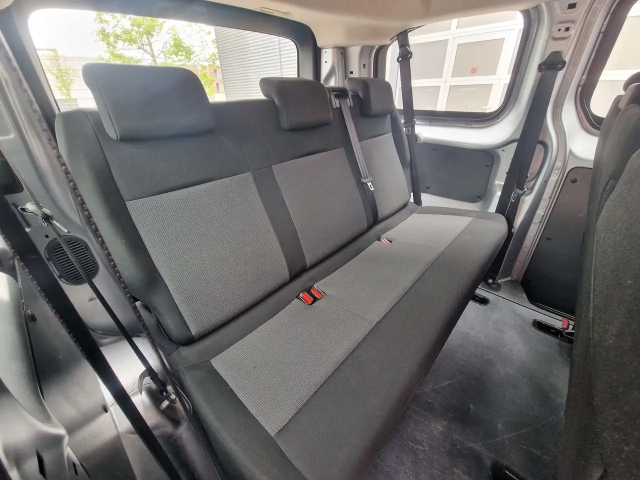Opel Vivaro 2.0 D Design Paket NAVI Anhängerkupplung 12