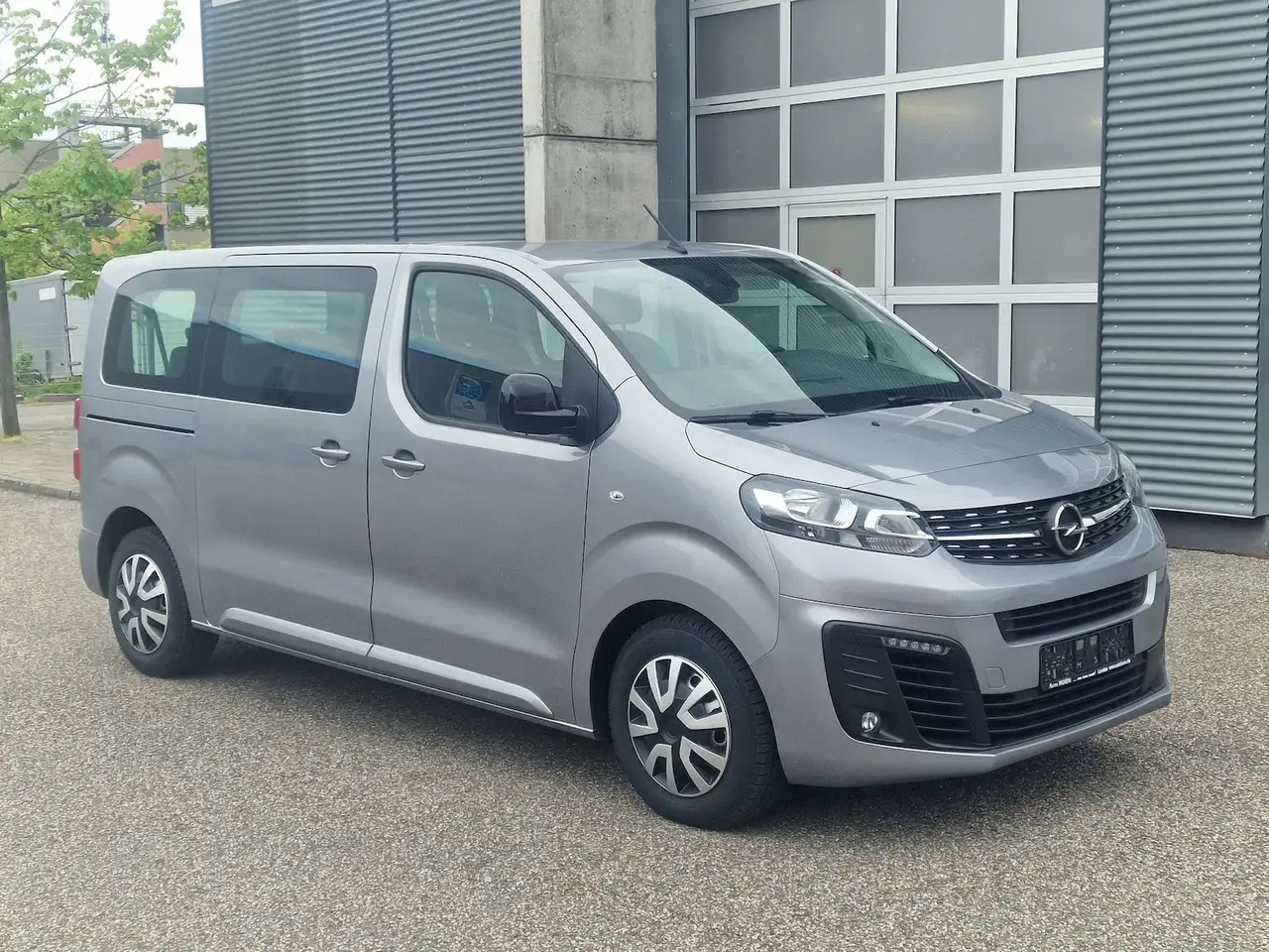 Opel Vivaro 2.0 D Design Paket NAVI Anhängerkupplung 6