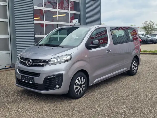 Opel Vivaro 2.0 D Design Paket NAVI Anhängerkupplung