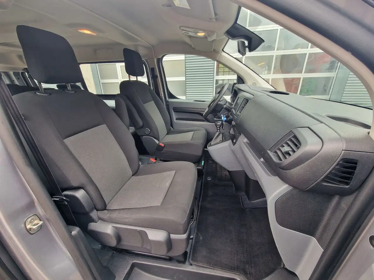 Opel Vivaro 2.0 D Design Paket NAVI Anhängerkupplung 10