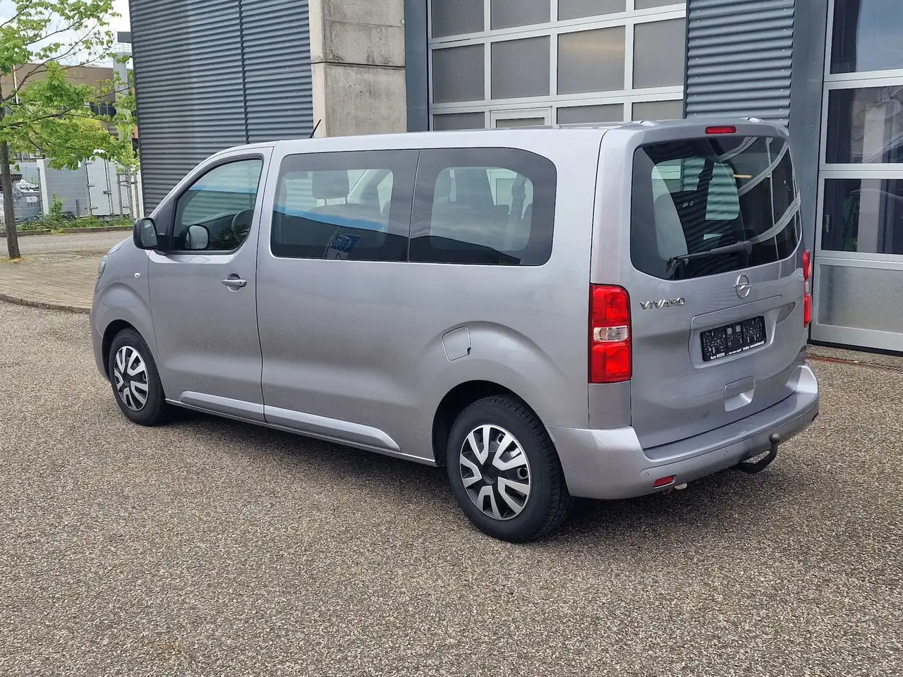 Opel Vivaro 2.0 D Design Paket NAVI Anhängerkupplung 4