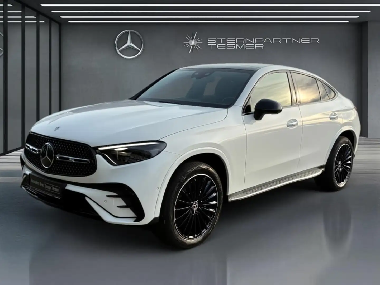 Mercedes-Benz GLC 300 e 4M Coupe AMG HUD AHK Panorama Distron. Weiß - 1