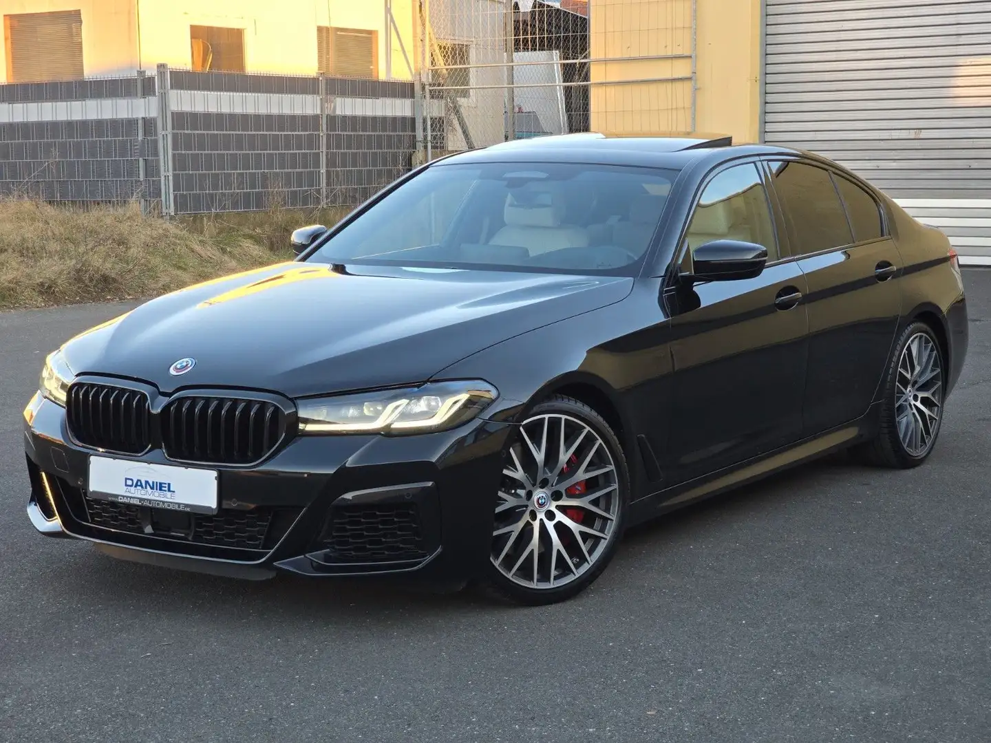 BMW 550 i xDrive LED+HUD+H&K+20"+NAVI PROF.+4xSHZ Černá - 2