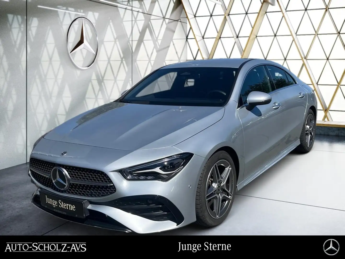 Mercedes-Benz CLA 220 4MATIC Coupé AMG AHK*LenkradHz*Distronic Silber - 1