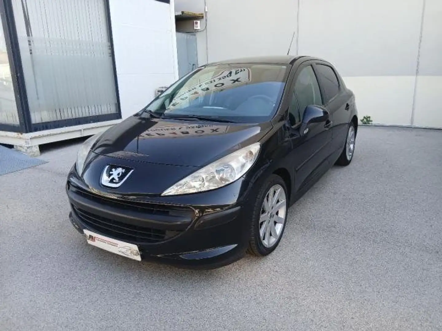 Peugeot 207 5p Confort 1.4 HDi 70 Blanco - 2
