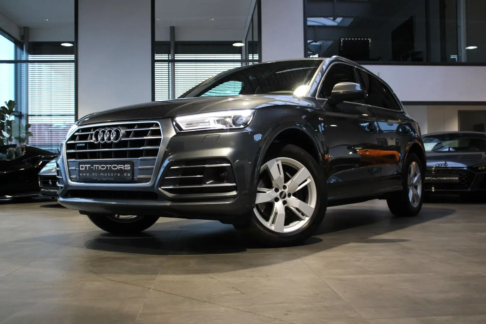 Audi Q5 50 TFSI E QUATTRO S LINE/B&O/VIRTUAL/PANO/19" Grau - 1