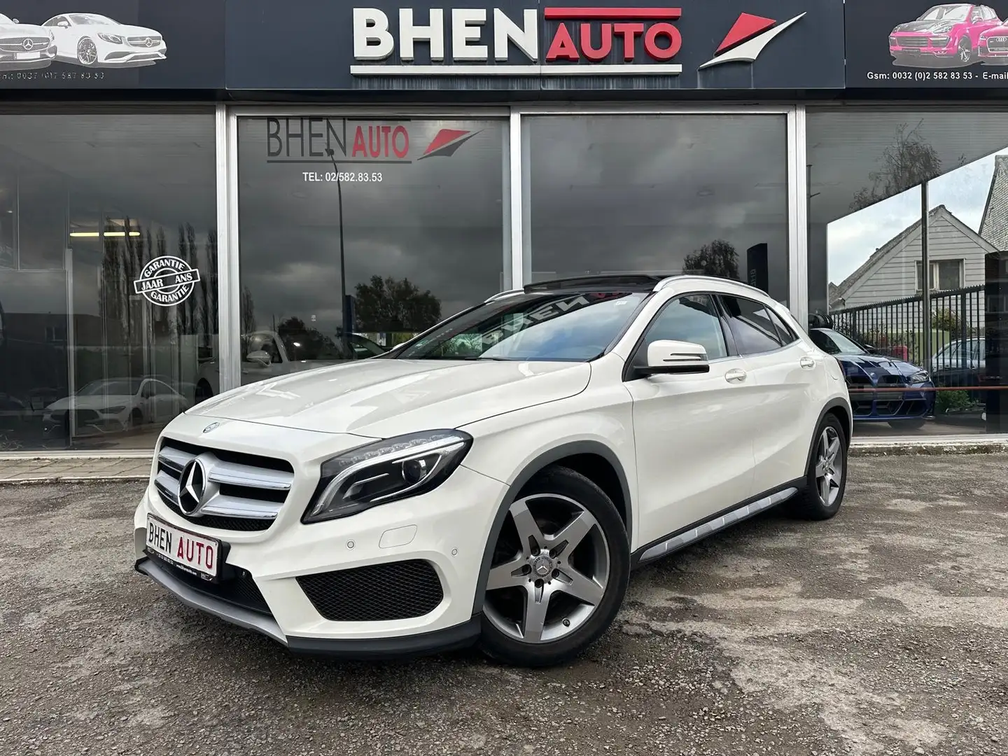 Mercedes-Benz GLA 200 d/TOIT PANO/NAVI/AIRCO/PACK AMG Blanc - 1