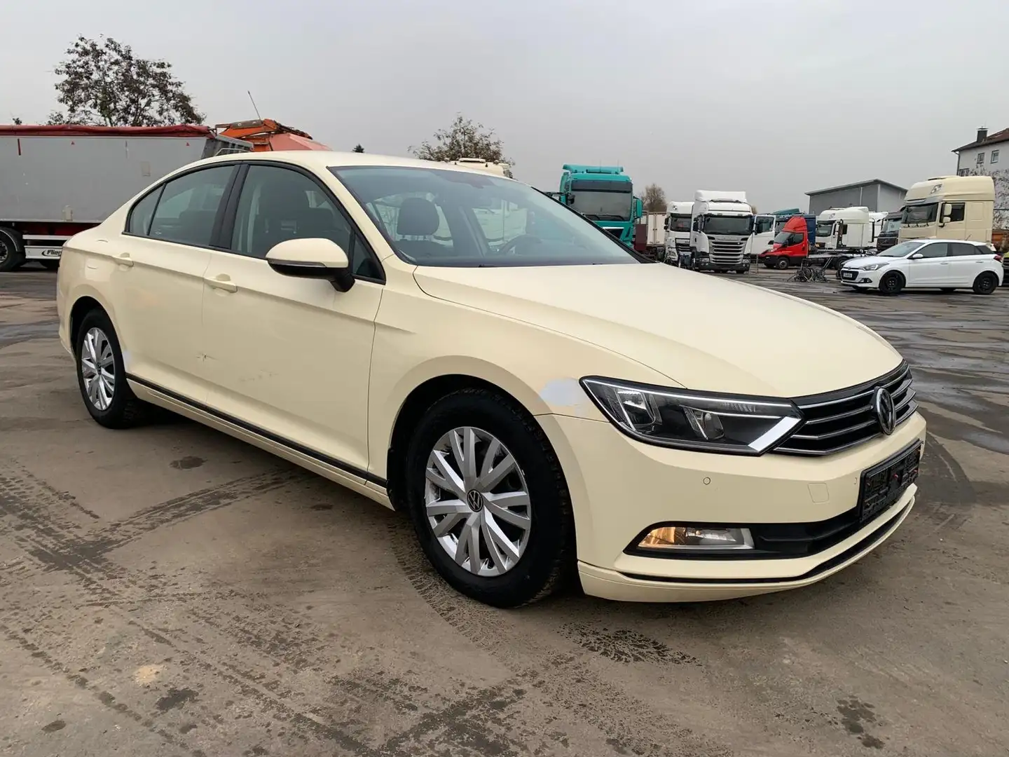 Volkswagen Passat Passat Lim. Trendline 2.0TDI *Keyless/Tempomat Gelb - 1