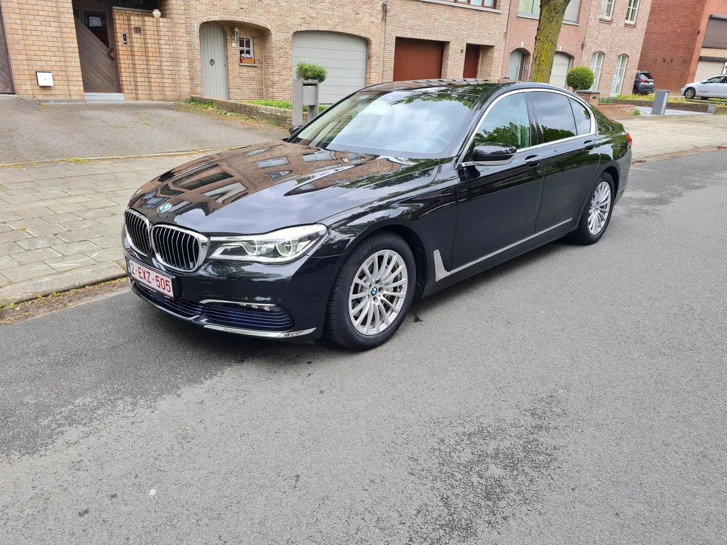 BMW 740 740i Noir - 1