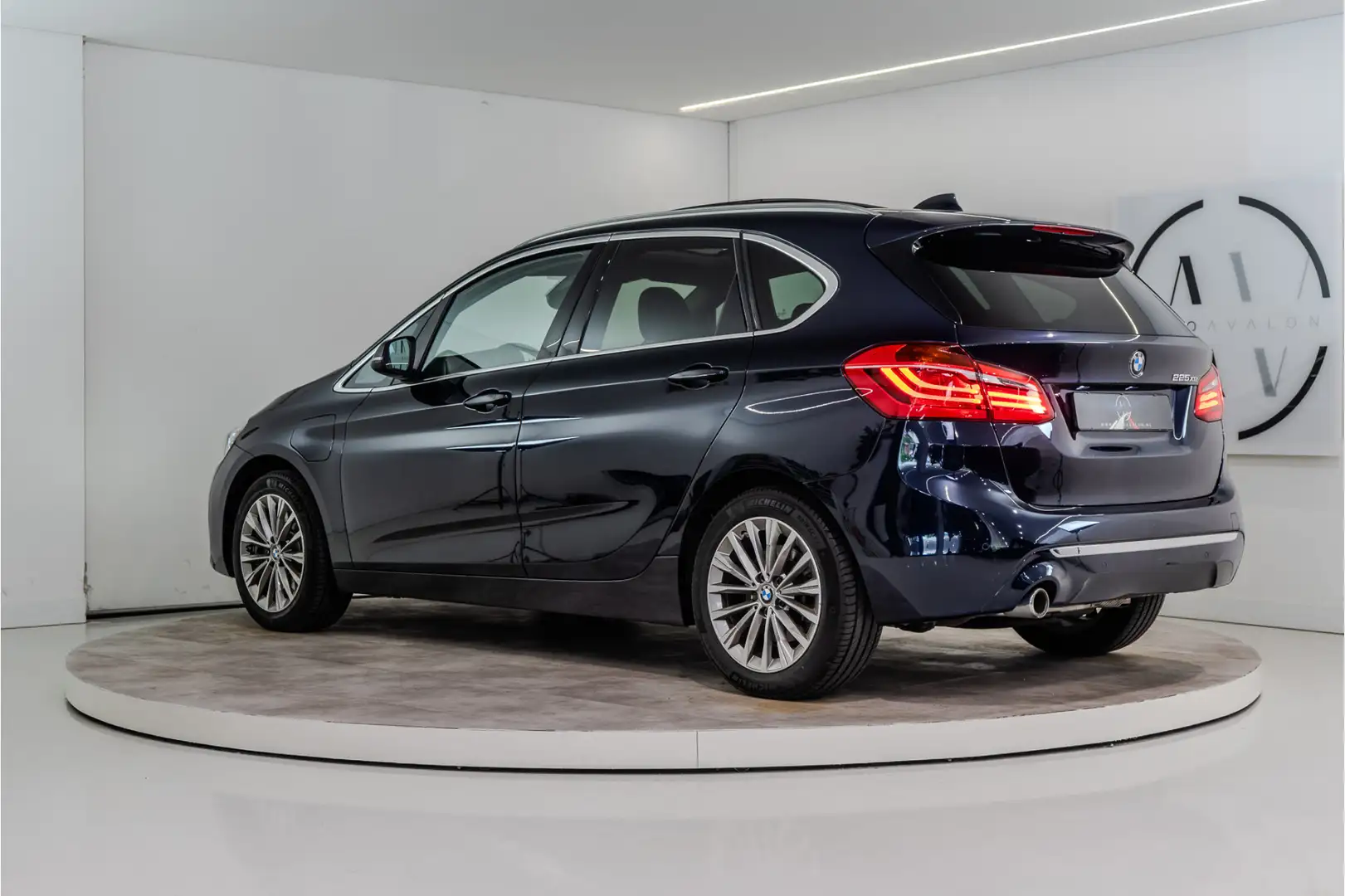 BMW 225 2-serie Active Tourer 225xe iPerformance High Exec Blauw - 2