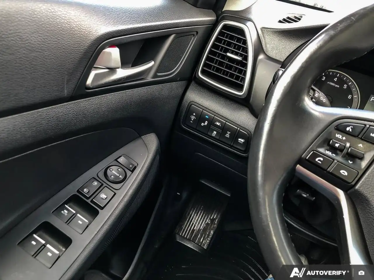 Hyundai TUCSON снимка Hyundai TUCSON