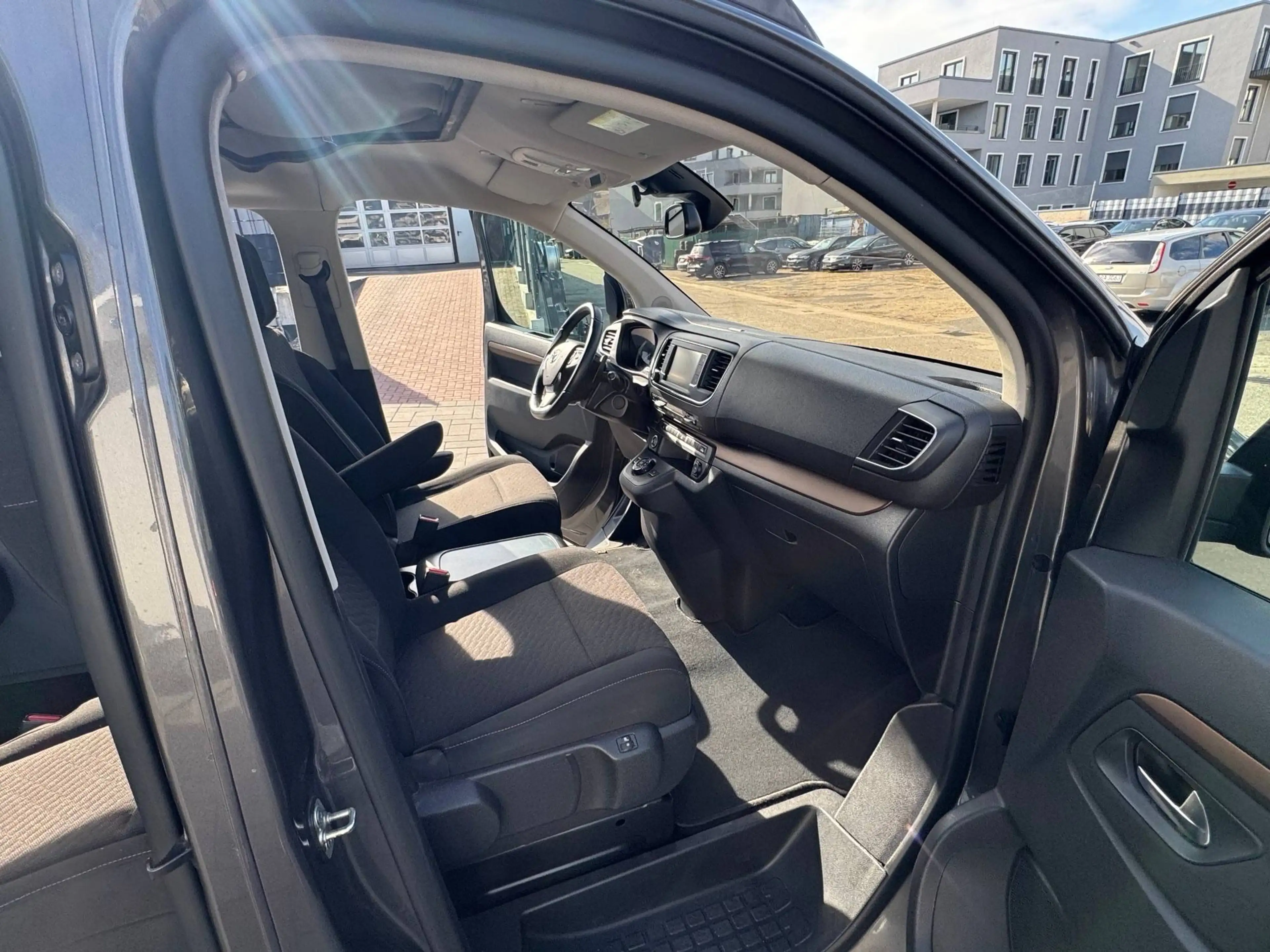 Toyota Proace (Verso)Proace Crosscamp Aufstelldach  Flex 8-Sitze Küche — photo 11