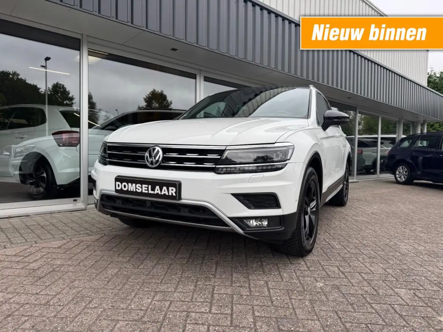 Volkswagen Tiguan 2.0 TSI 4Motion Off Road  Automaat Wit - 1