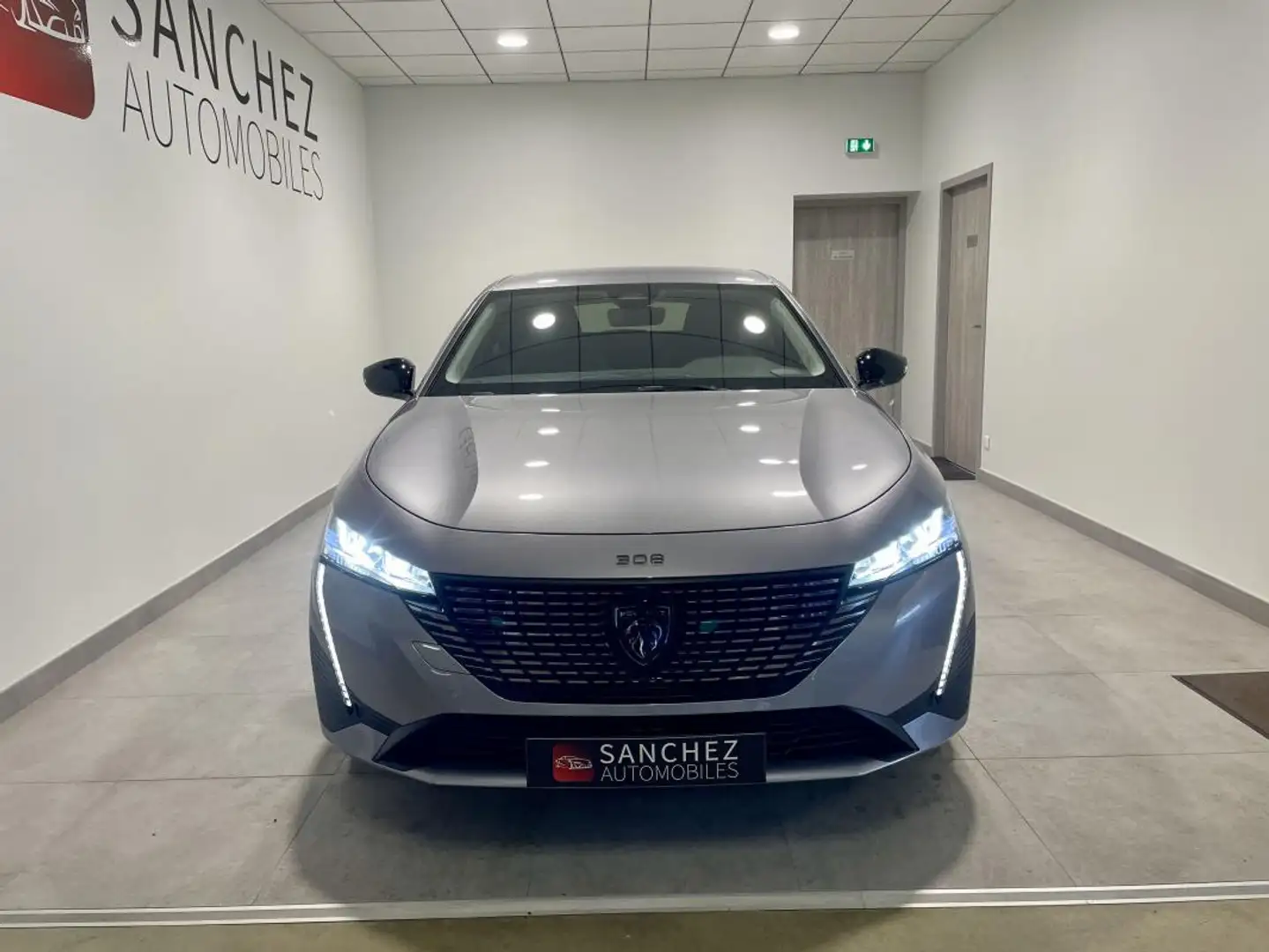 Peugeot III 1.5 BLUEHDI 130 EAT8 ALLURE Gri - 2