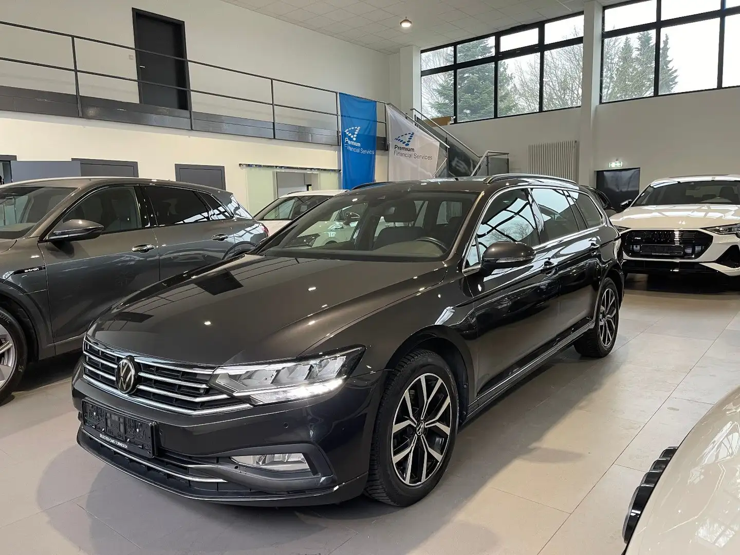 Volkswagen Passat Variant Passat Business 2.0 TDI DSG ACC/LED/KAM/LANE/AHK Grau - 1