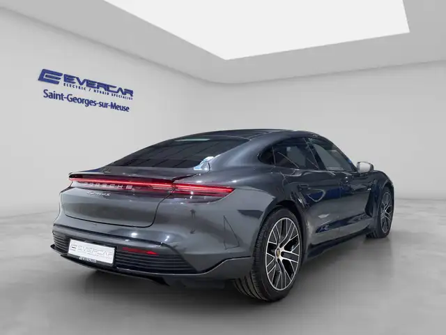 Porsche Taycan view 4