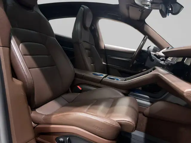 Porsche Taycan view 11