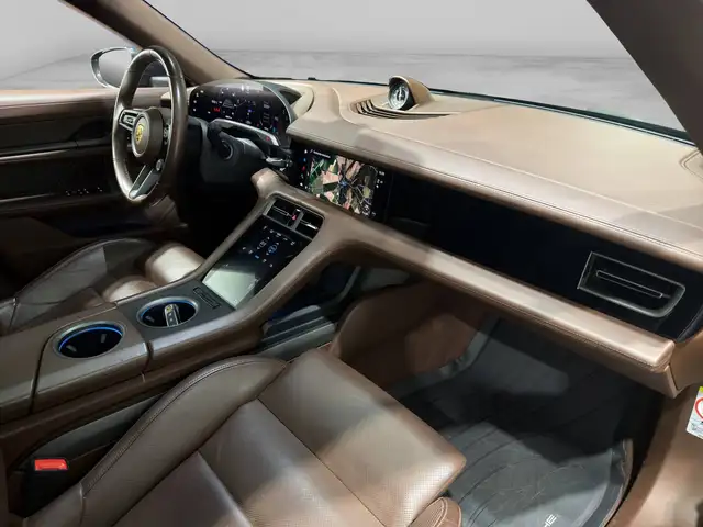 Porsche Taycan view 9