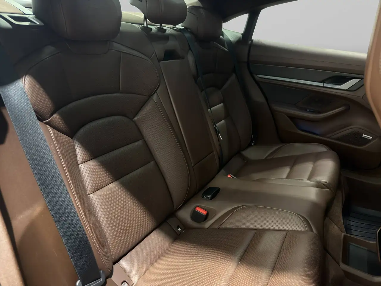 PORSCHE TAYCAN 4S