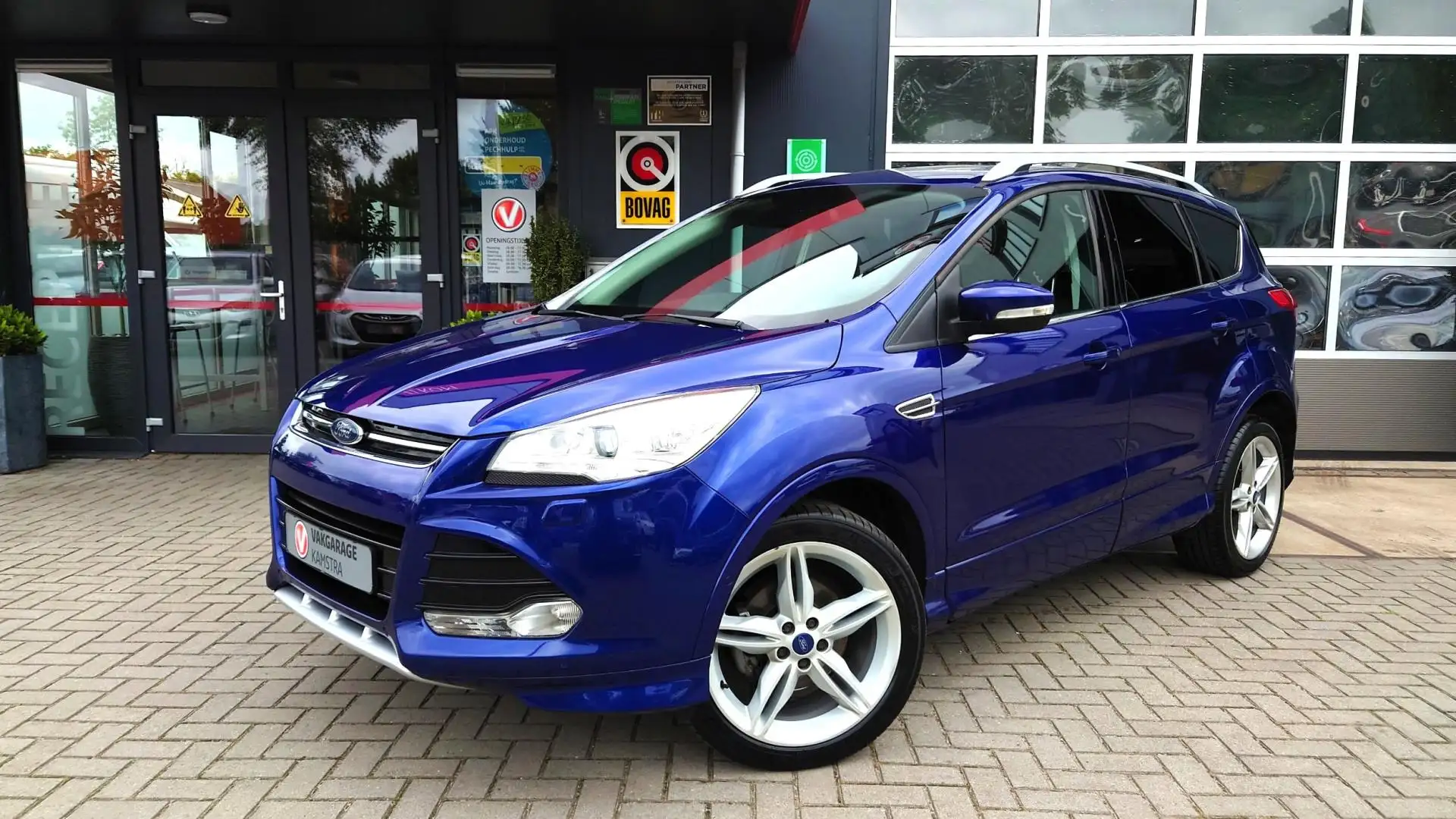 Ford Kuga 1.5 Titanium Styling Panodak/Stoelvw/Navi/Cruise Blauw - 2