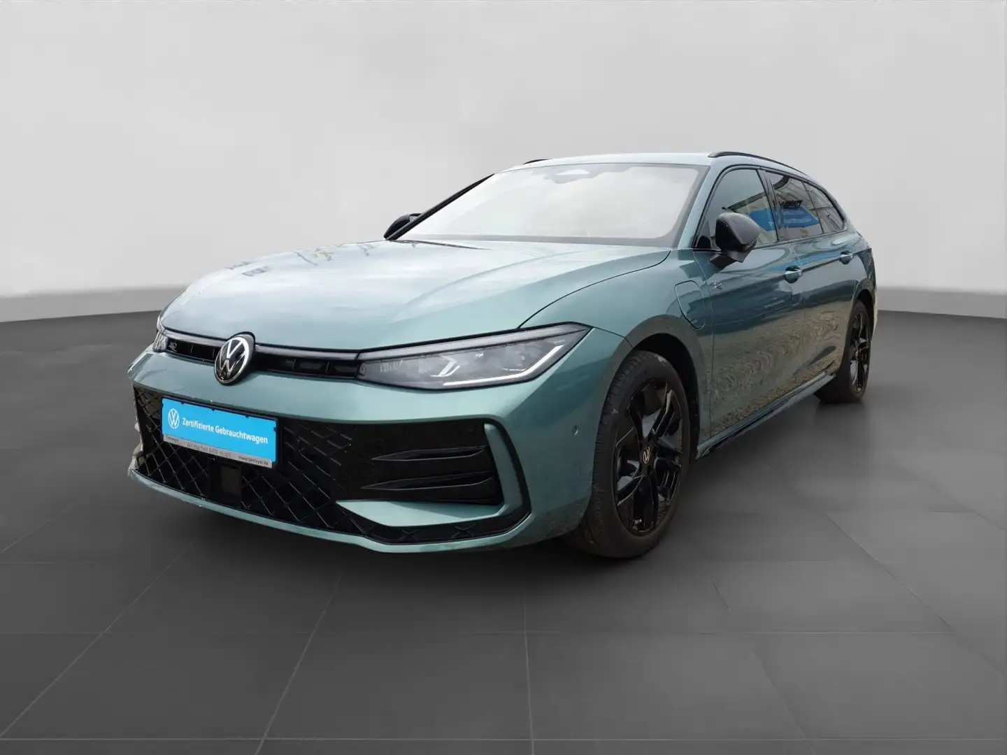 Volkswagen Passat Variant 1.5 TSI eHybrid R-LINE BLACK STYL Grün - 2