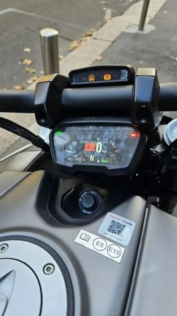 Ducati Diavel 1260 Grigio - 2