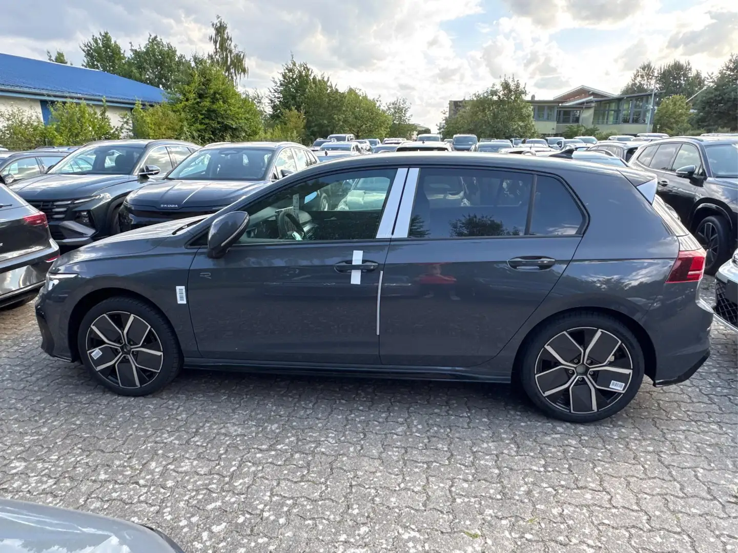 Volkswagen Golf R-Line Limited LED-PLUS+ACC+SHZ+KEYLESS+KAMERA+... Grau - 2
