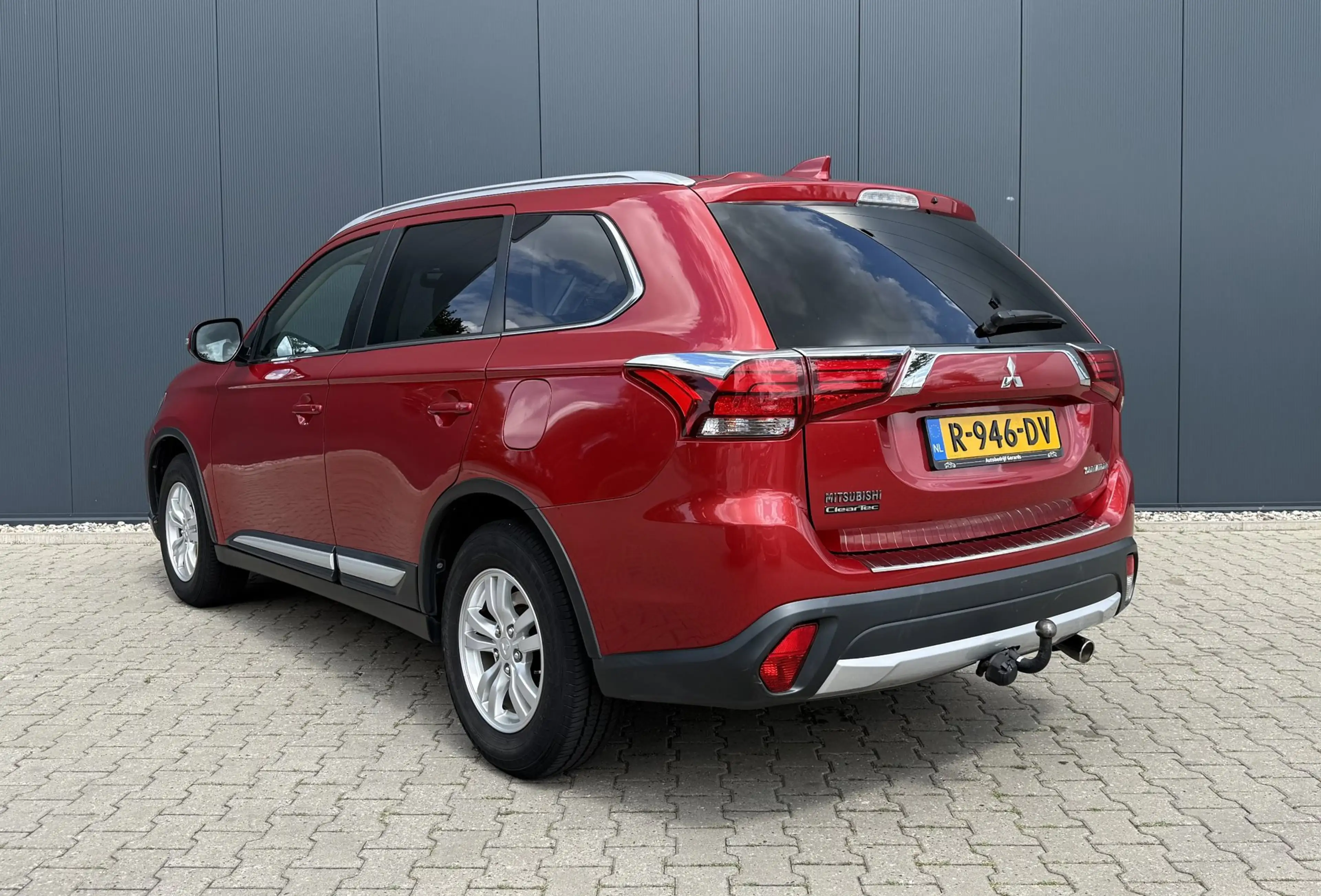 Mitsubishi Outlander 2.0 Business Edition Camera Airco APK — photo 7