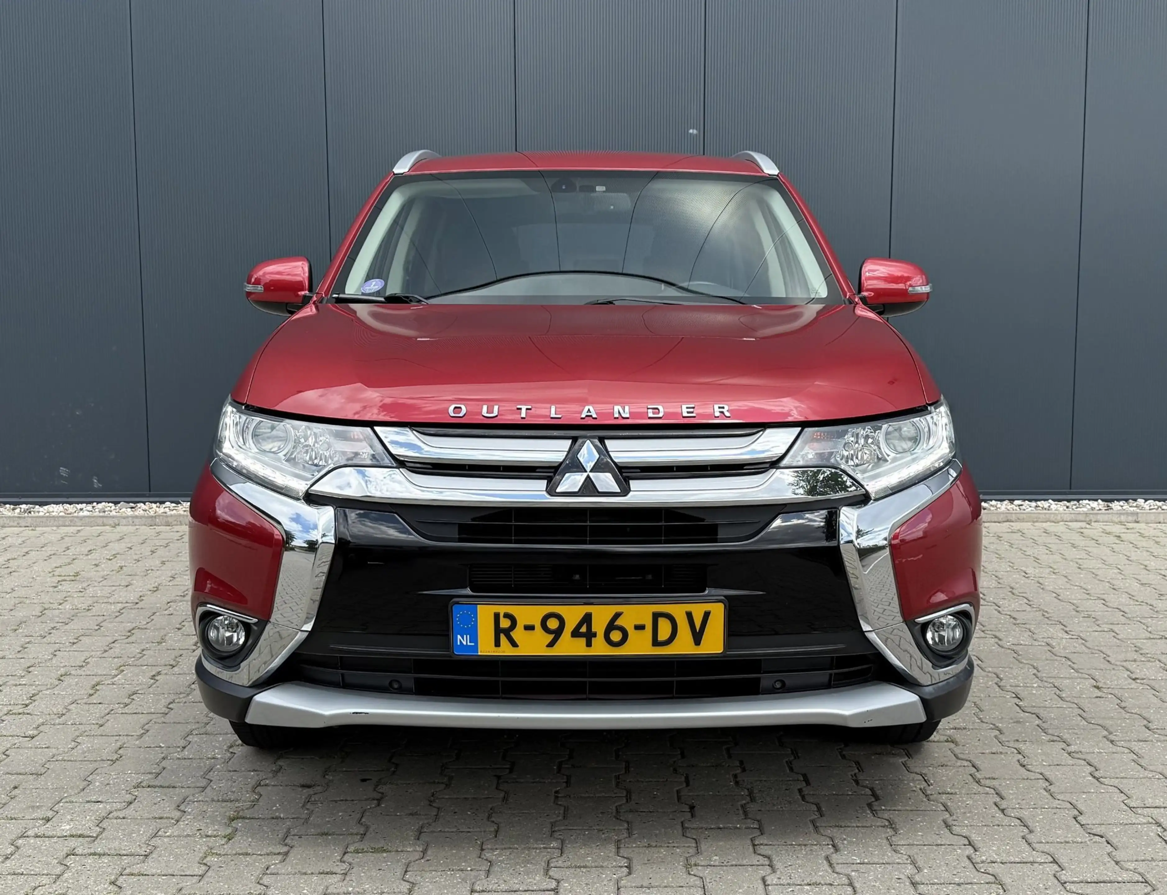 Mitsubishi Outlander 2.0 Business Edition Camera Airco APK — photo 2