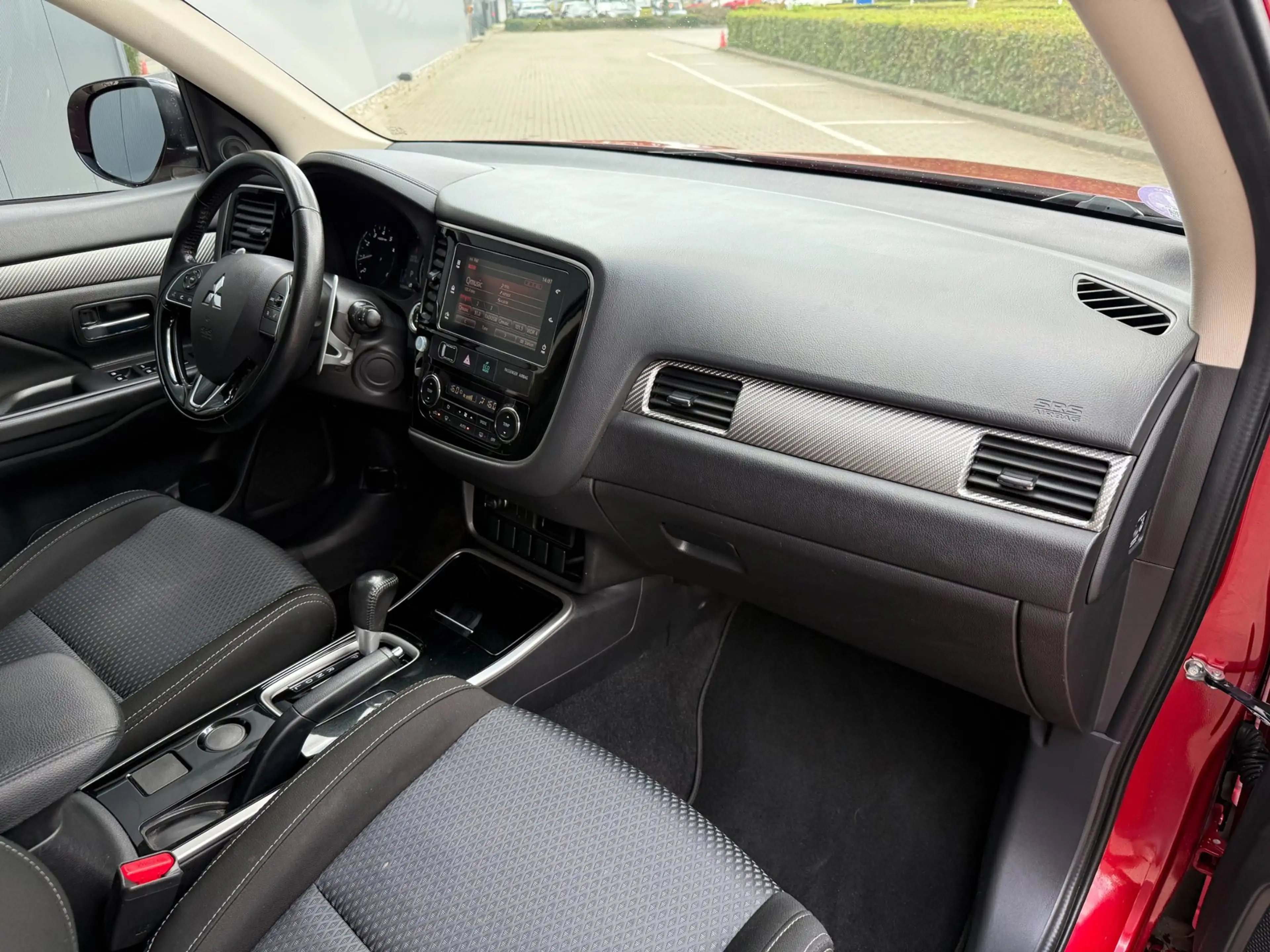 Mitsubishi Outlander 2.0 Business Edition Camera Airco APK — photo 15
