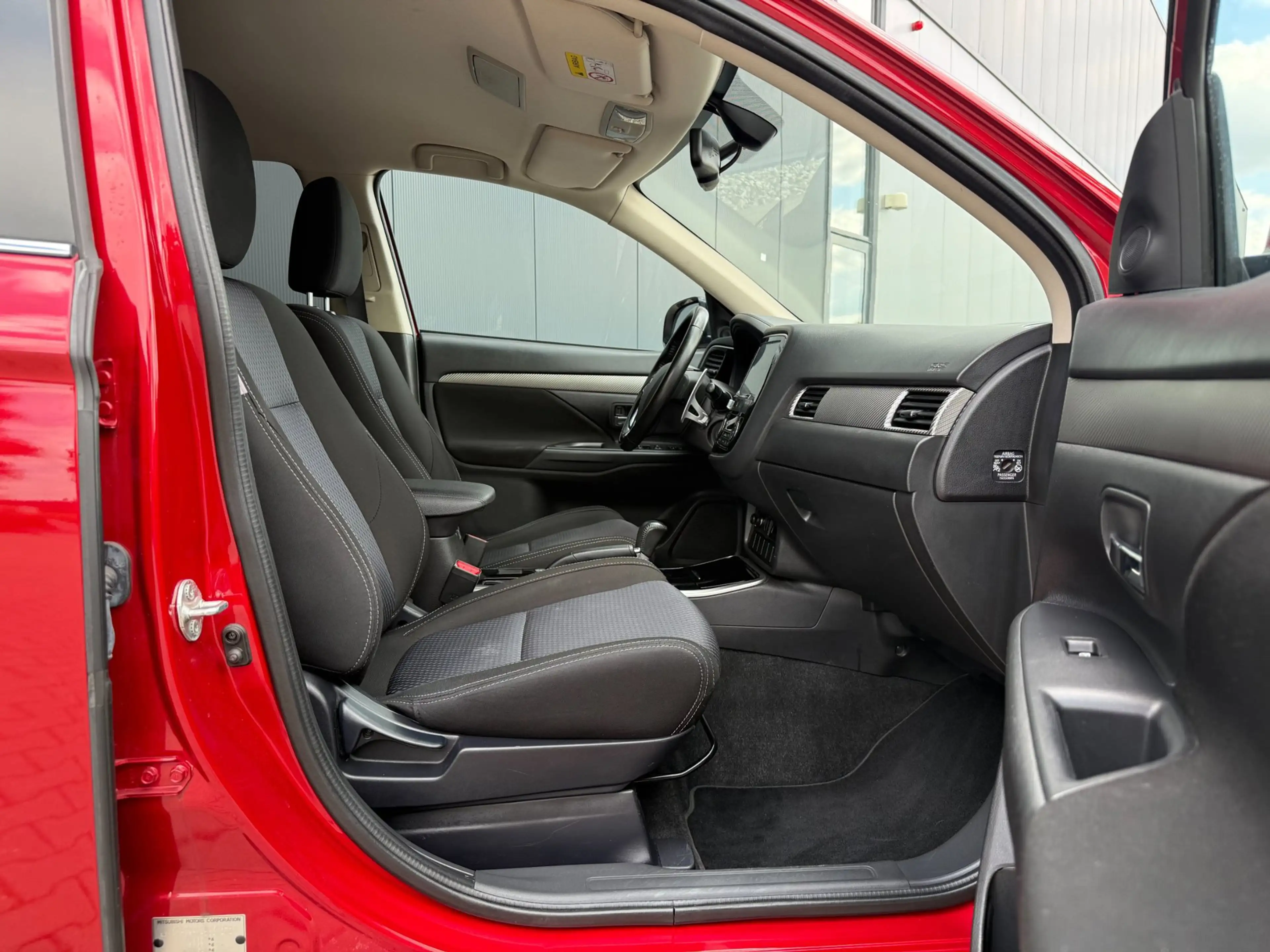 Mitsubishi Outlander 2.0 Business Edition Camera Airco APK — photo 14