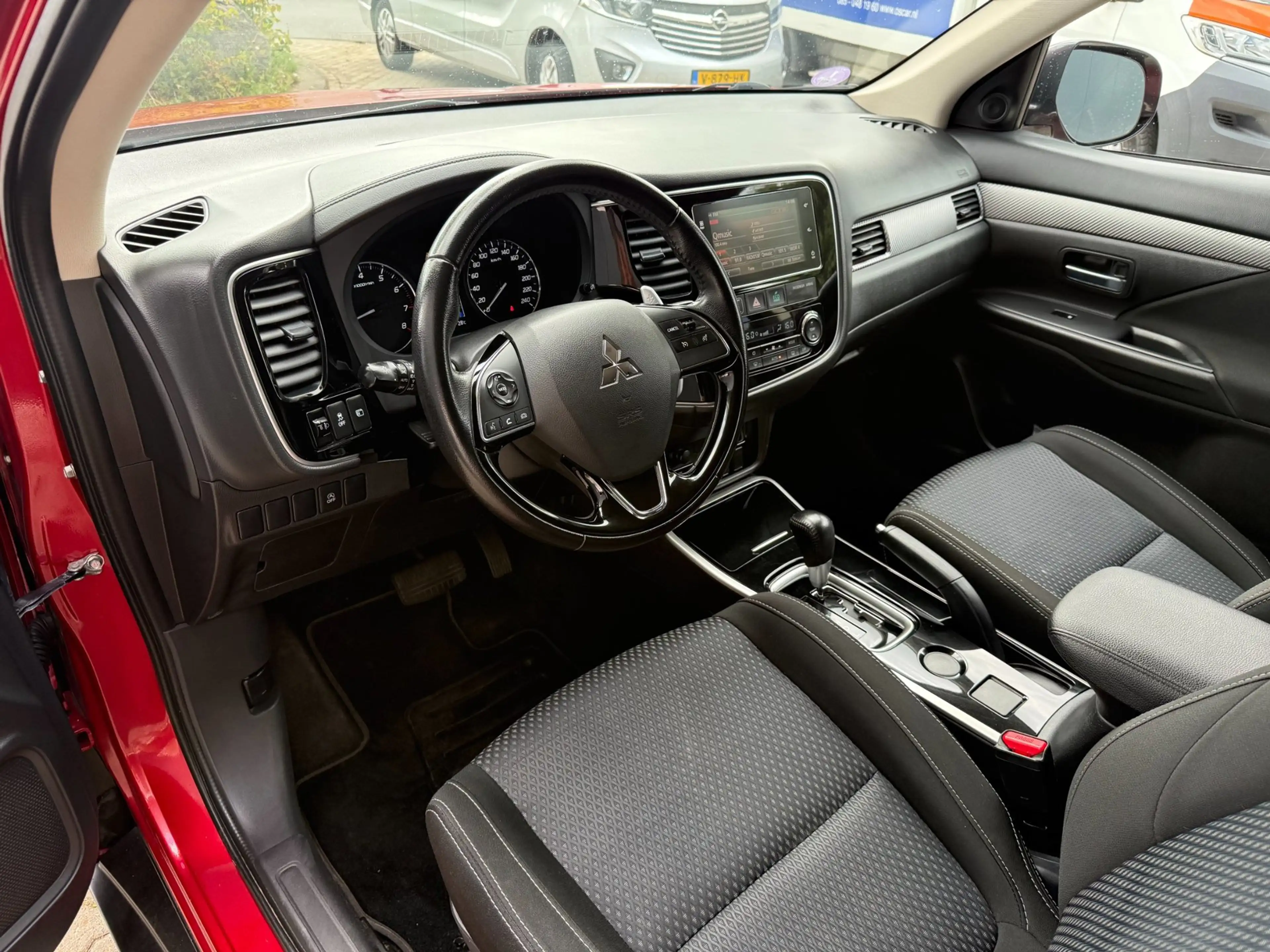 Mitsubishi Outlander 2.0 Business Edition Camera Airco APK — photo 12