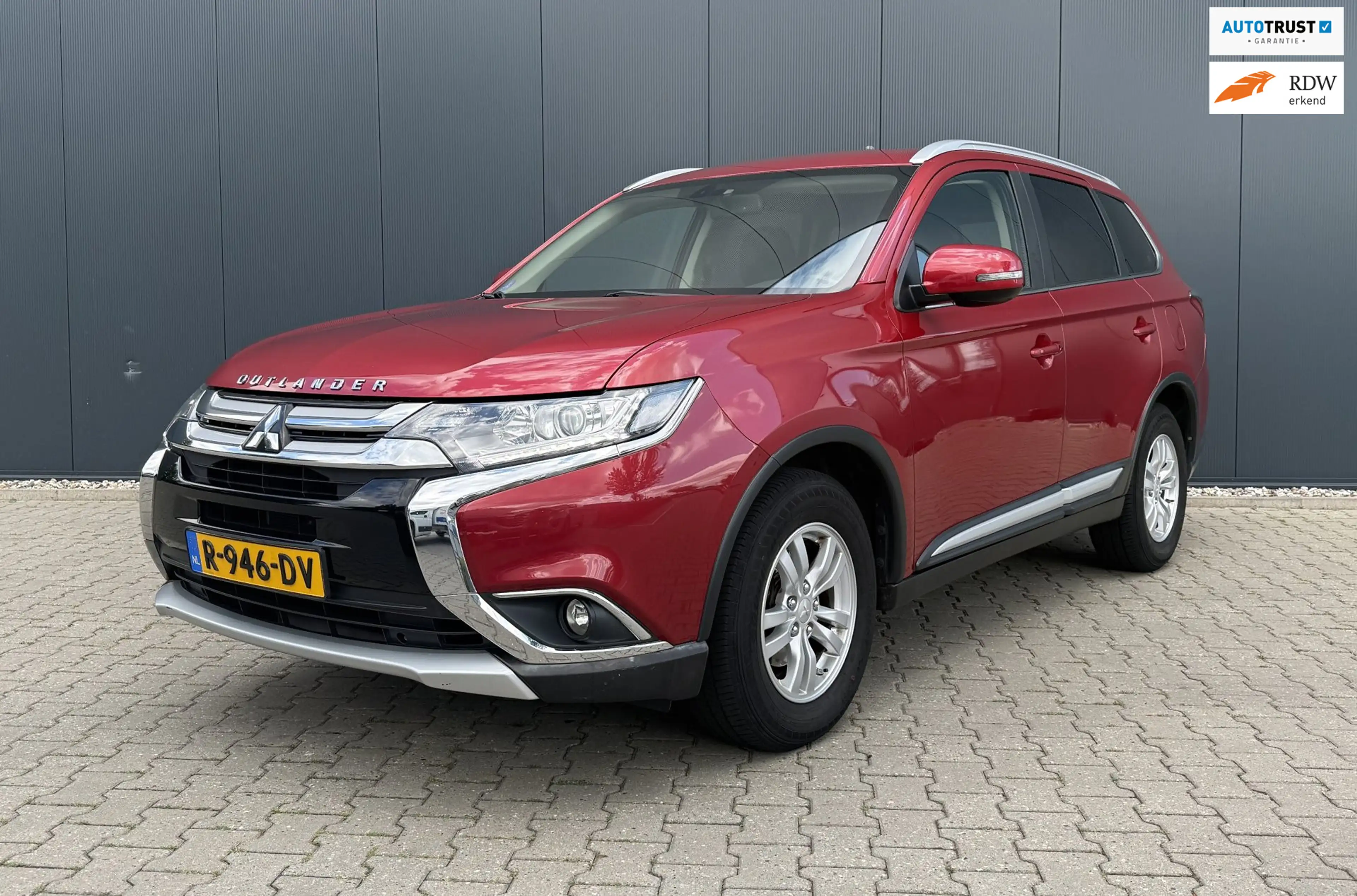 Mitsubishi Outlander 2.0 Business Edition Camera Airco APK