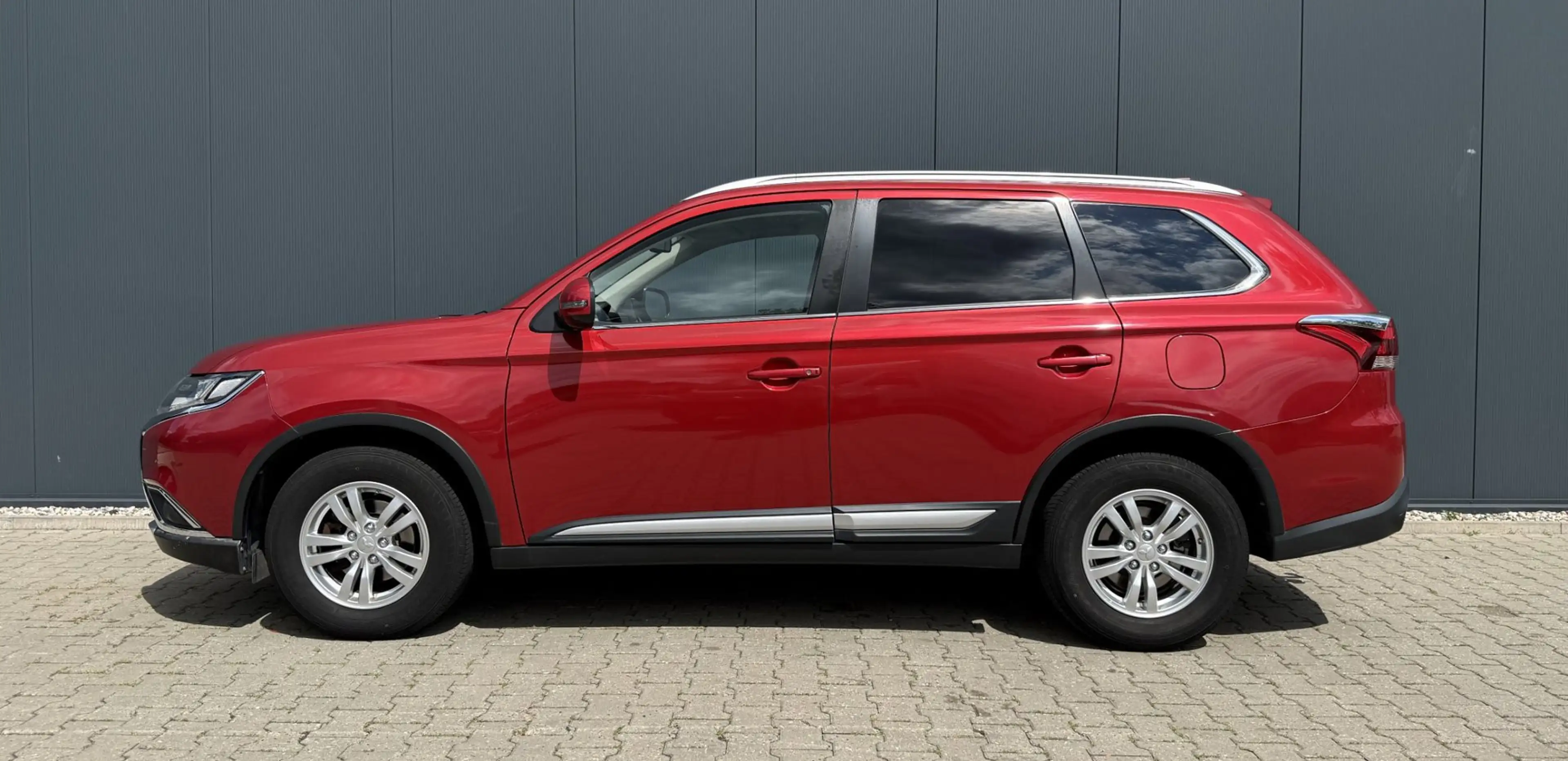 Mitsubishi Outlander 2.0 Business Edition Camera Airco APK — photo 8