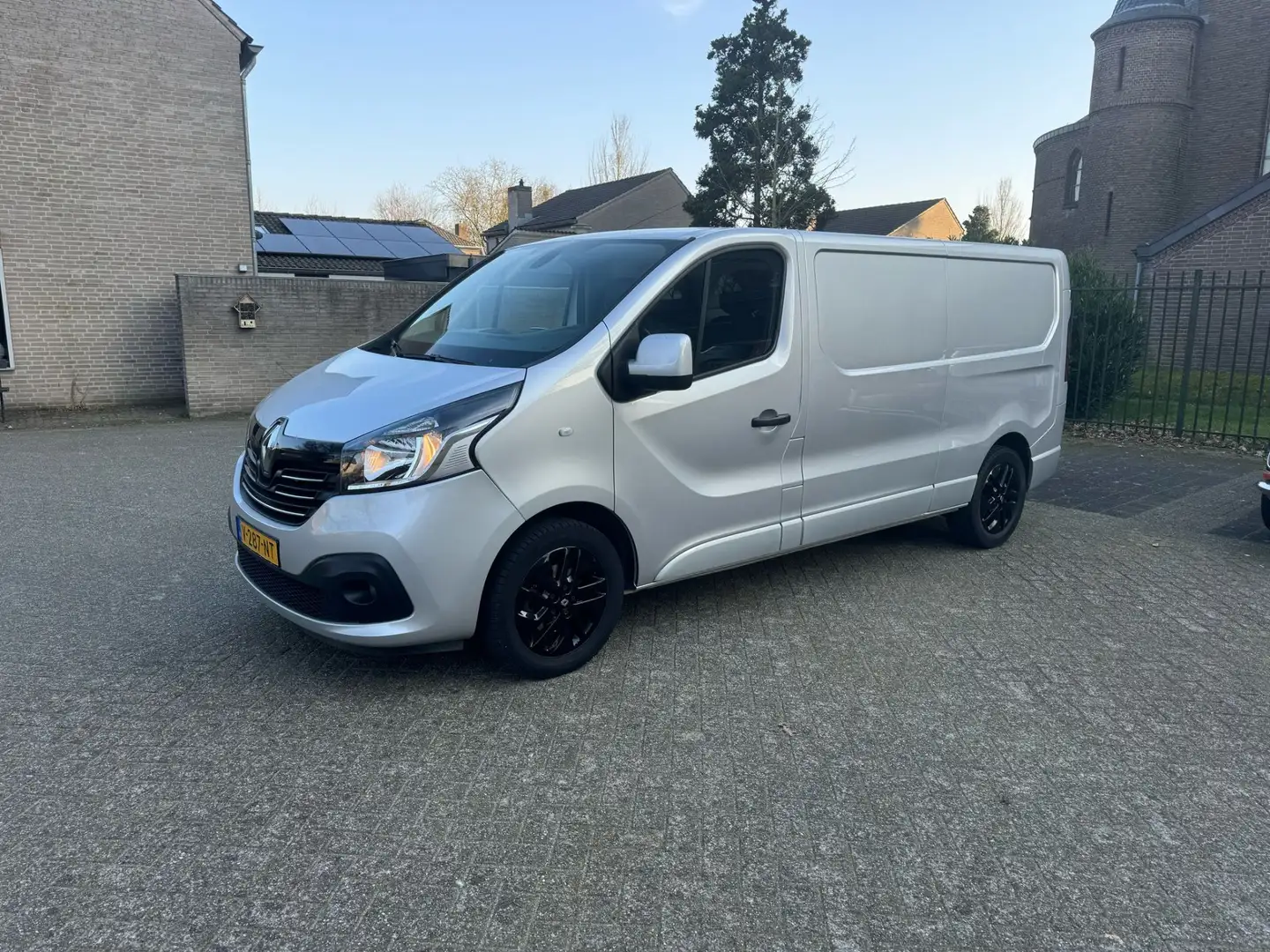 Renault Trafic 1.6 dCi T29L2H1ComEn Ezüst - 1