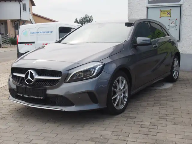 Mercedes-Benz A 200 BlueEfficiency 7G-DCT*Urban*LED*Leder*Navi*SHZ*