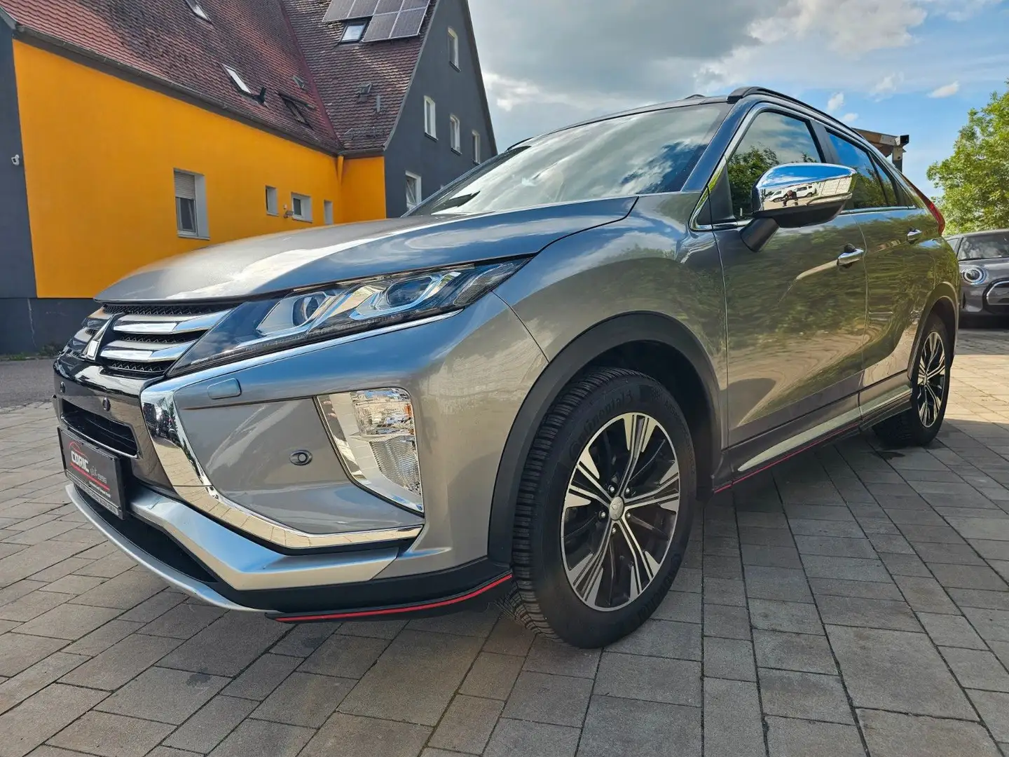 Mitsubishi Eclipse Cross Top 2WD Gris - 2