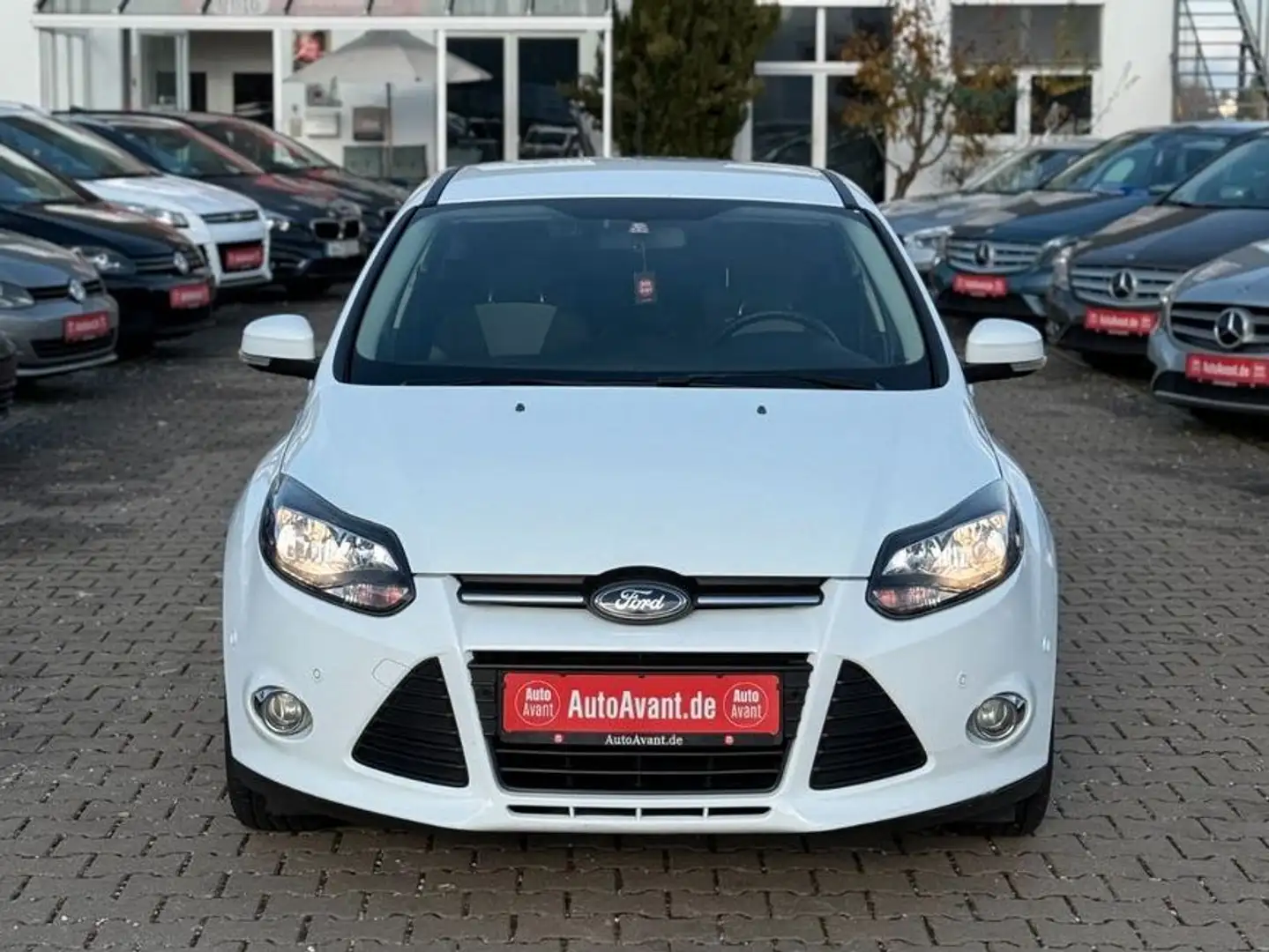 Ford Focus 1.0 Lim. Champions Edition*8-FACH*SHZ*PDC* Blanc - 2